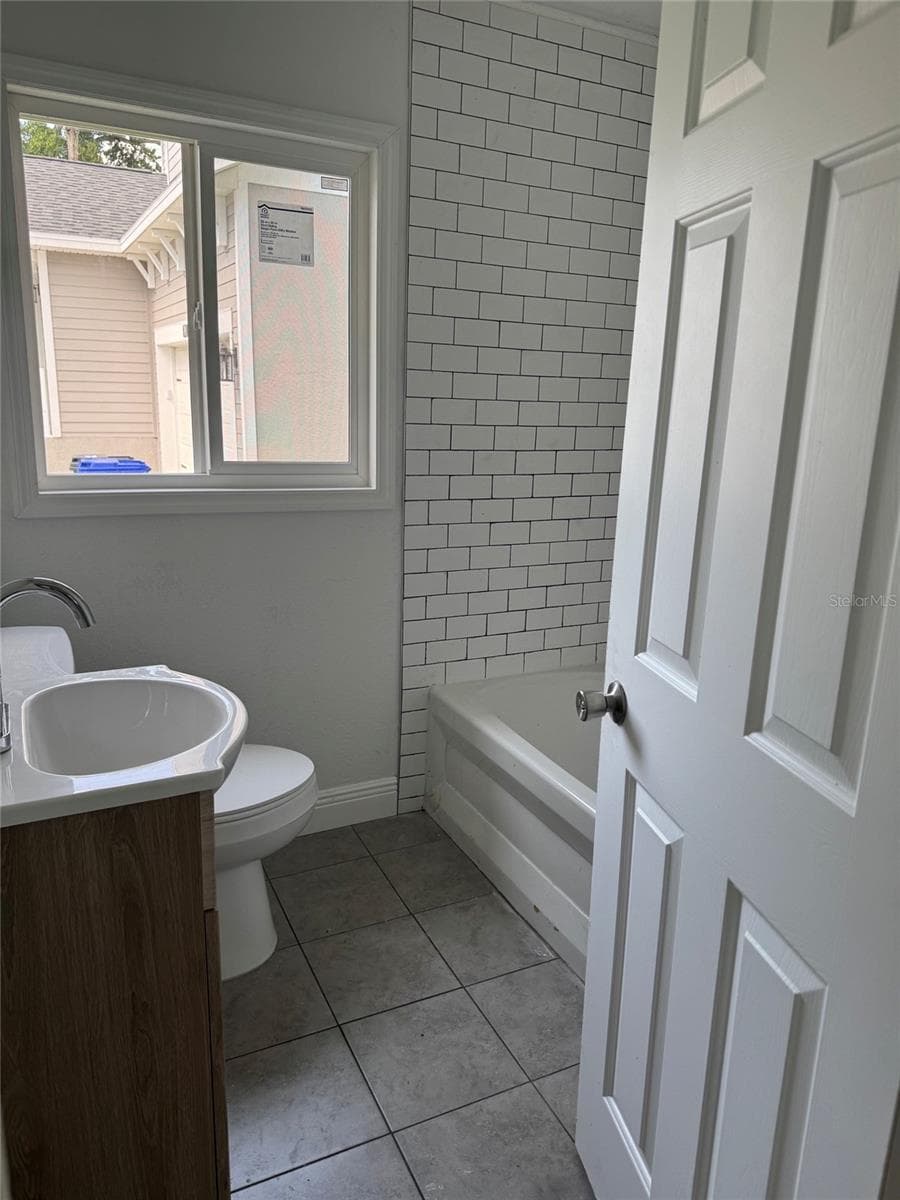 200 Fairfield St photo 4