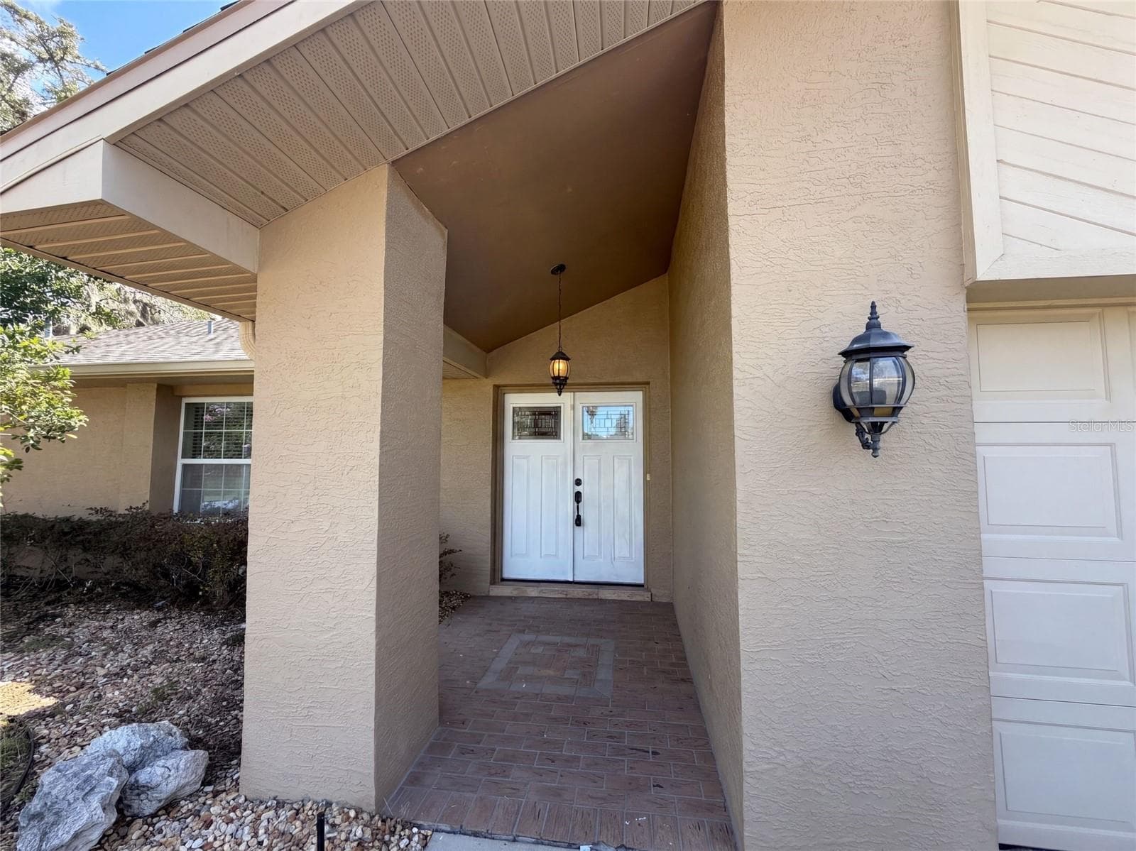 4573 Bayridge CT photo 2