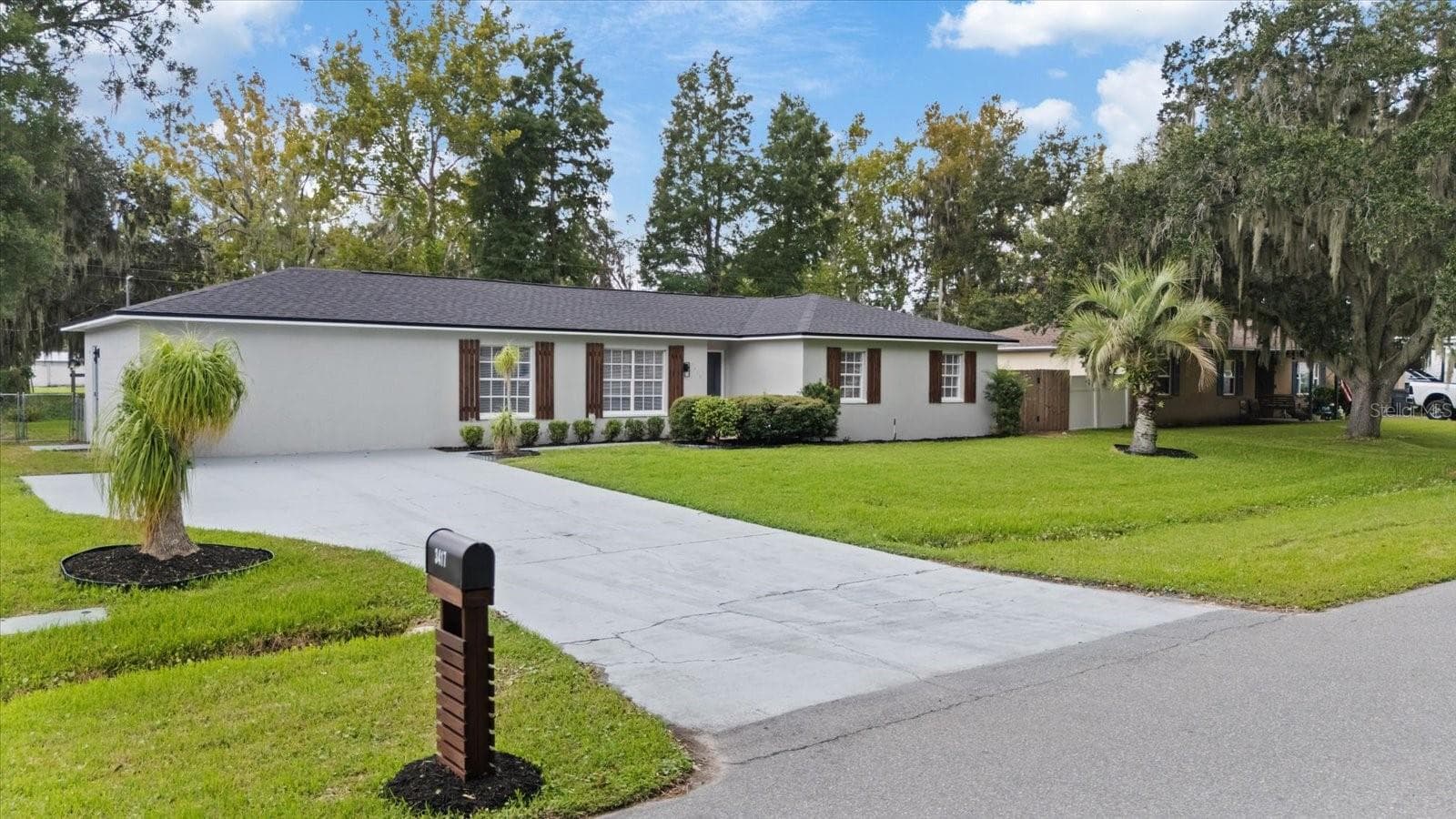 3417 Lori Ln S photo 2
