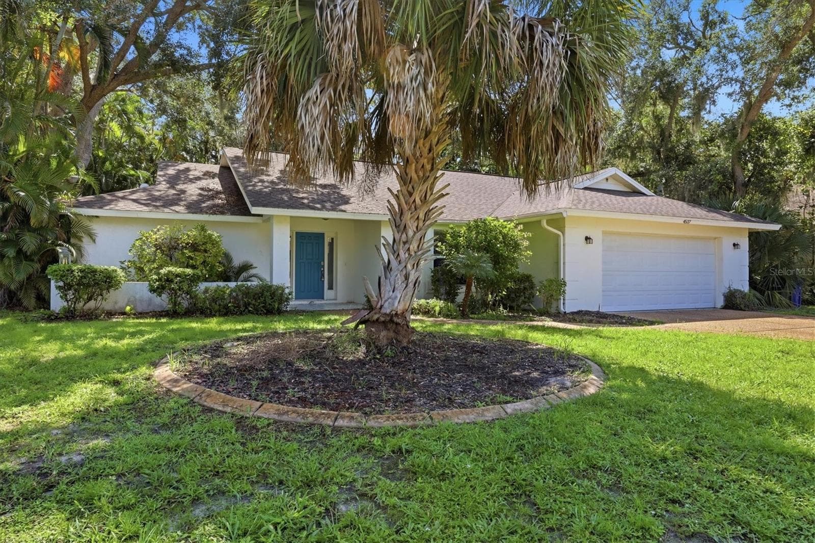 4537 Chimney Creek Dr photo 2