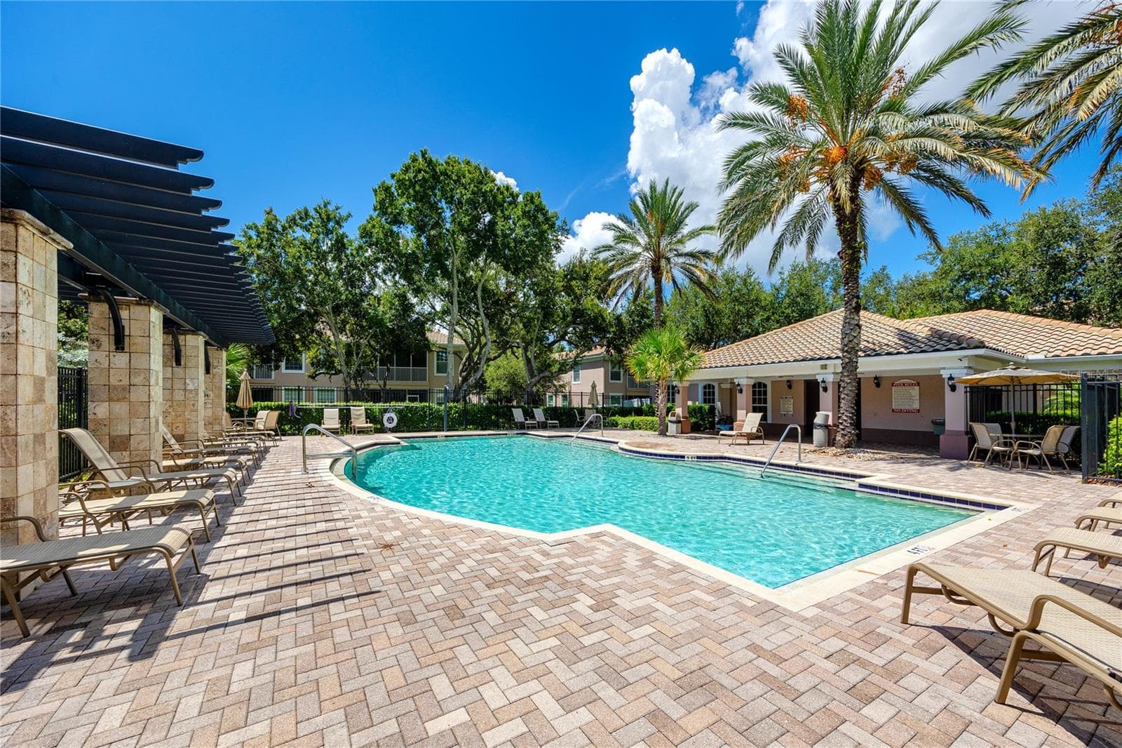 894 Lantern Way photo 3