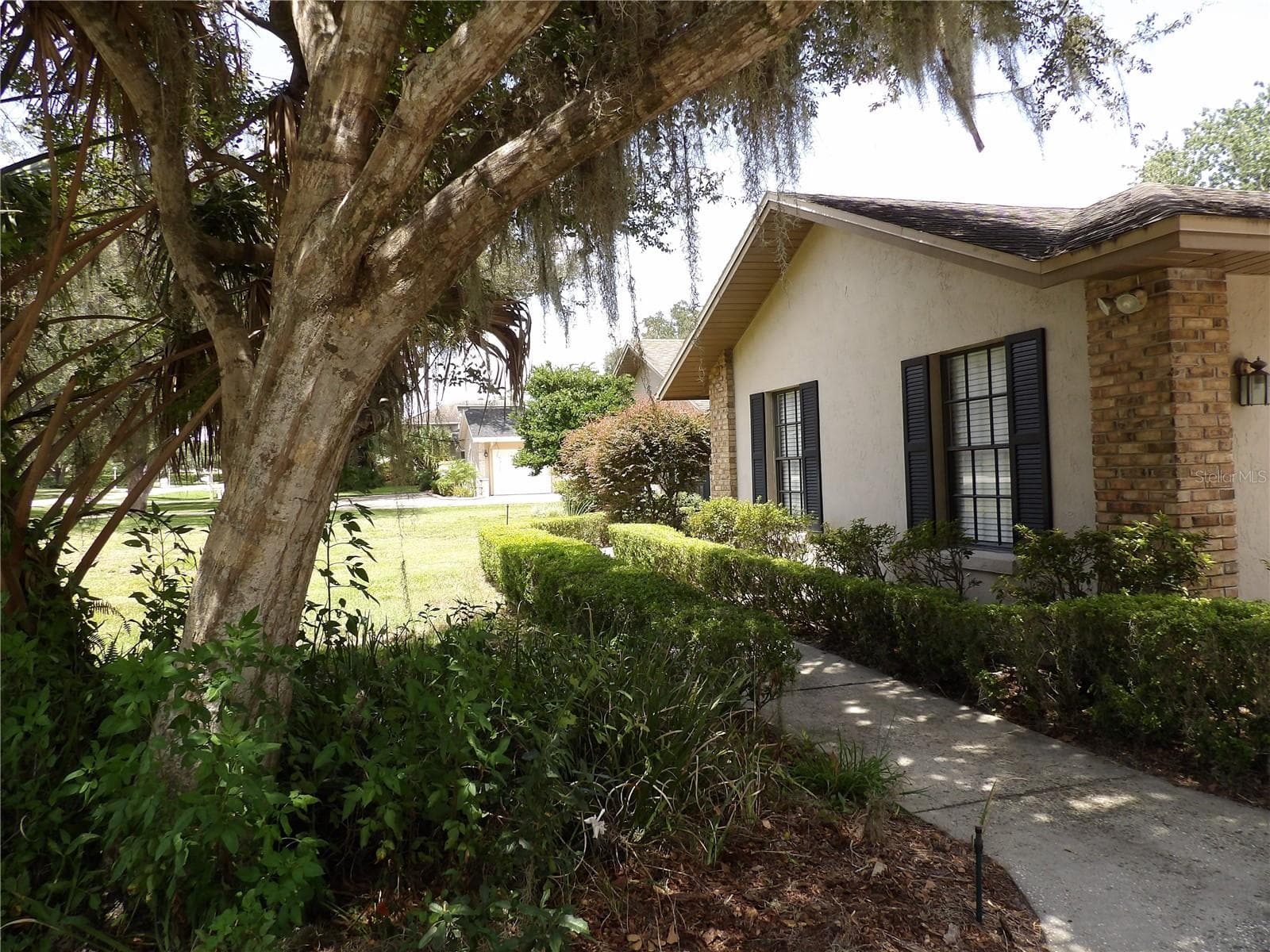 6282 Forestwood Dr E photo 3