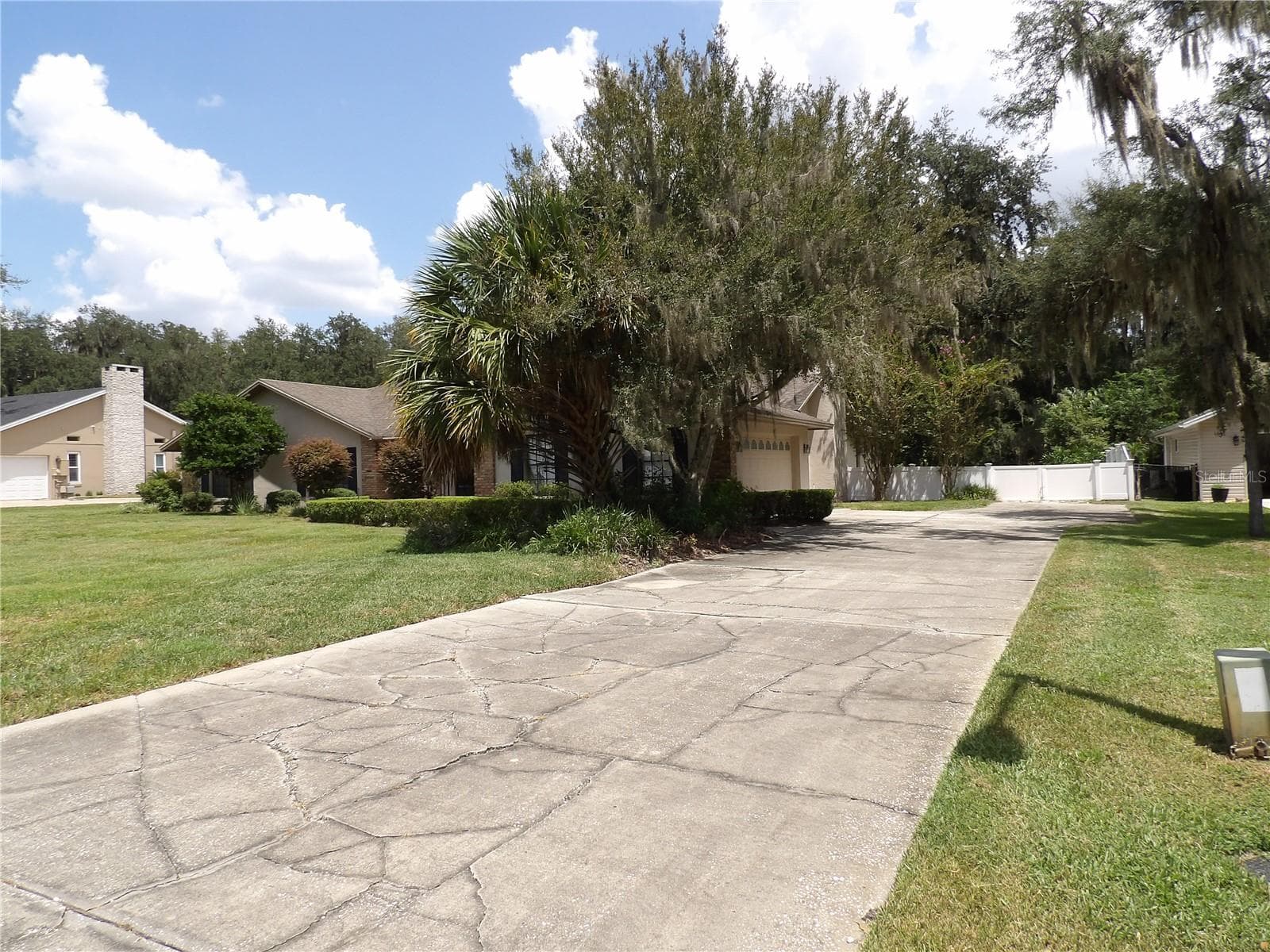 6282 Forestwood Dr E photo 4