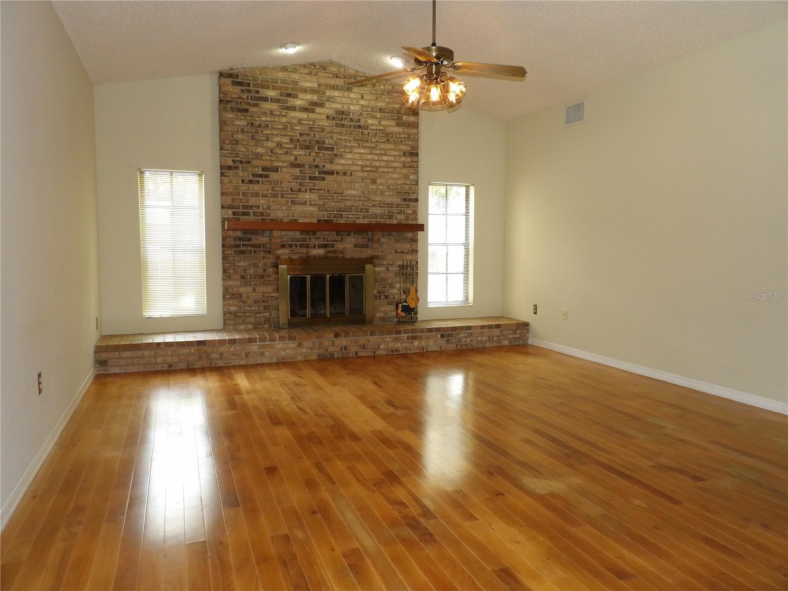 6282 Forestwood Dr E photo 5