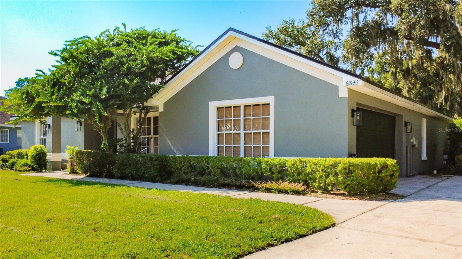6843 Ashbury Dr photo 3