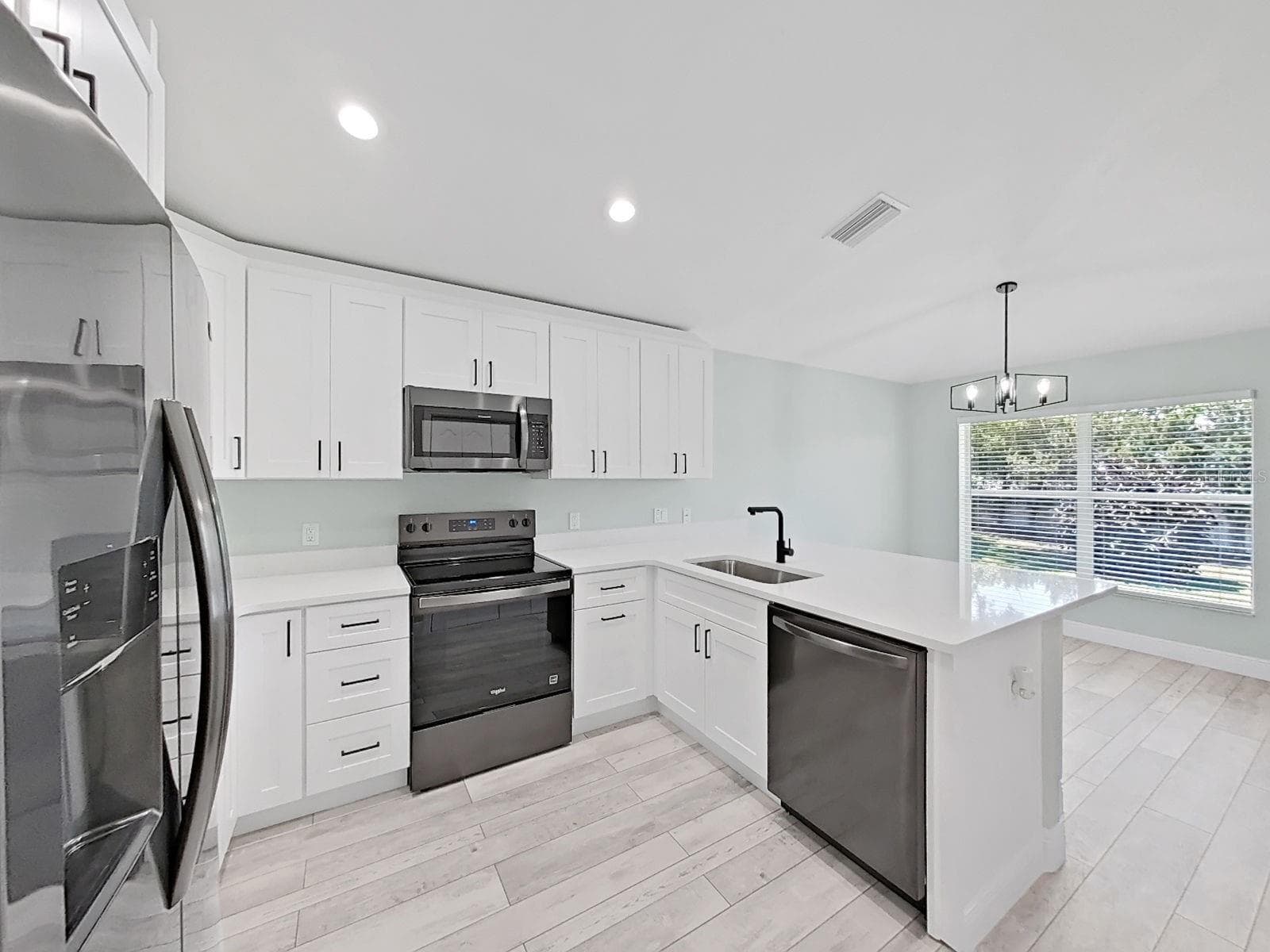 1025 Lake Avoca Pl photo 3