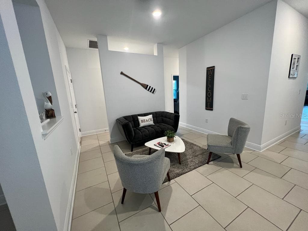 6103 Voyagers Pl photo 3