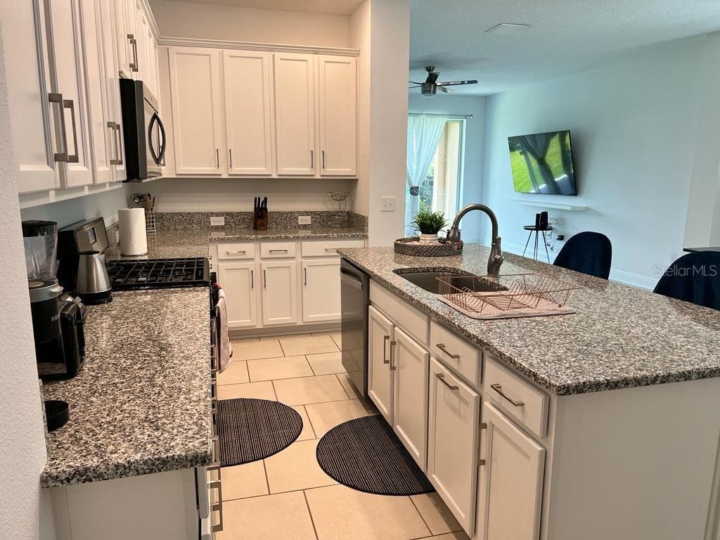 6103 Voyagers Pl photo 4