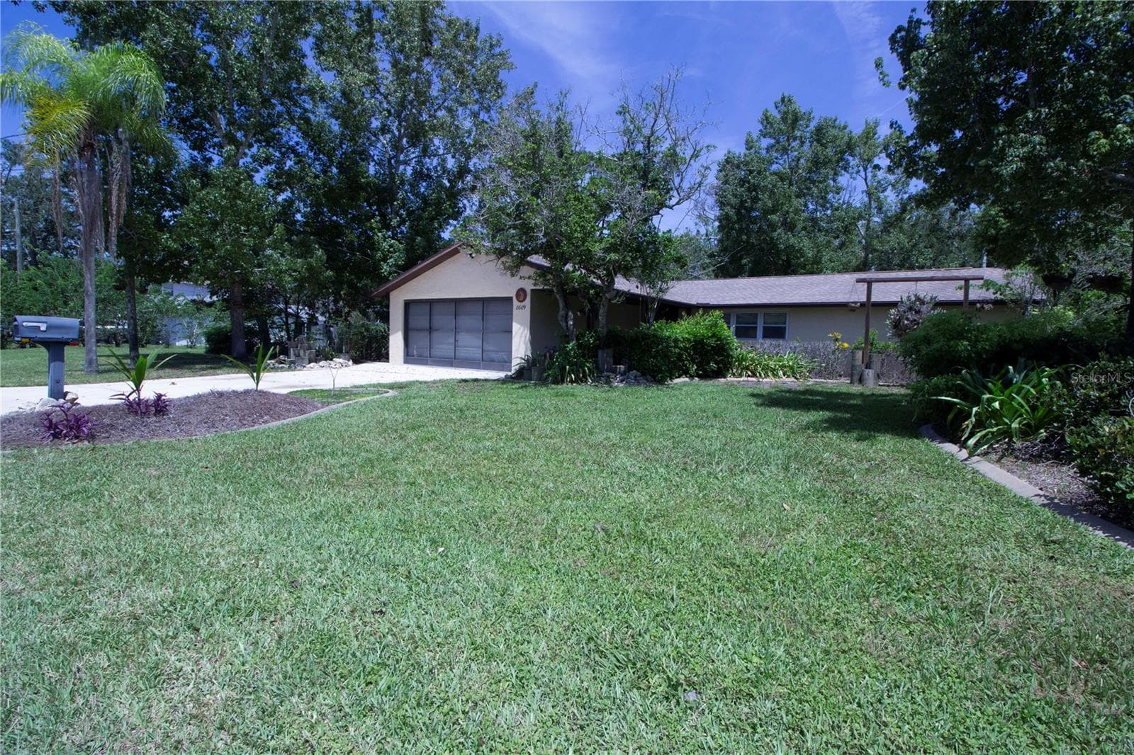 8609 Horizon Ln photo 3