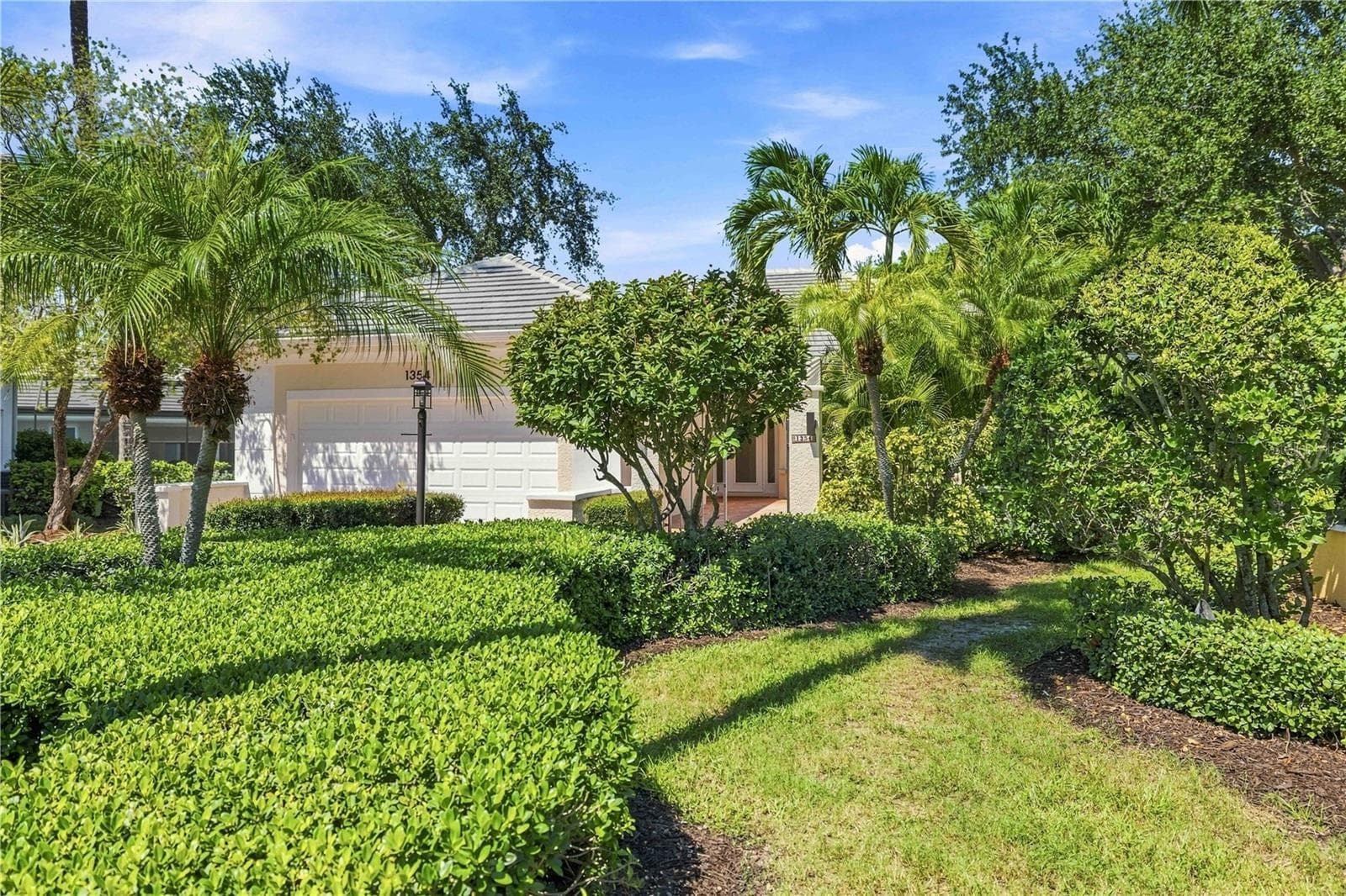 1354 Tearose Pl photo 3