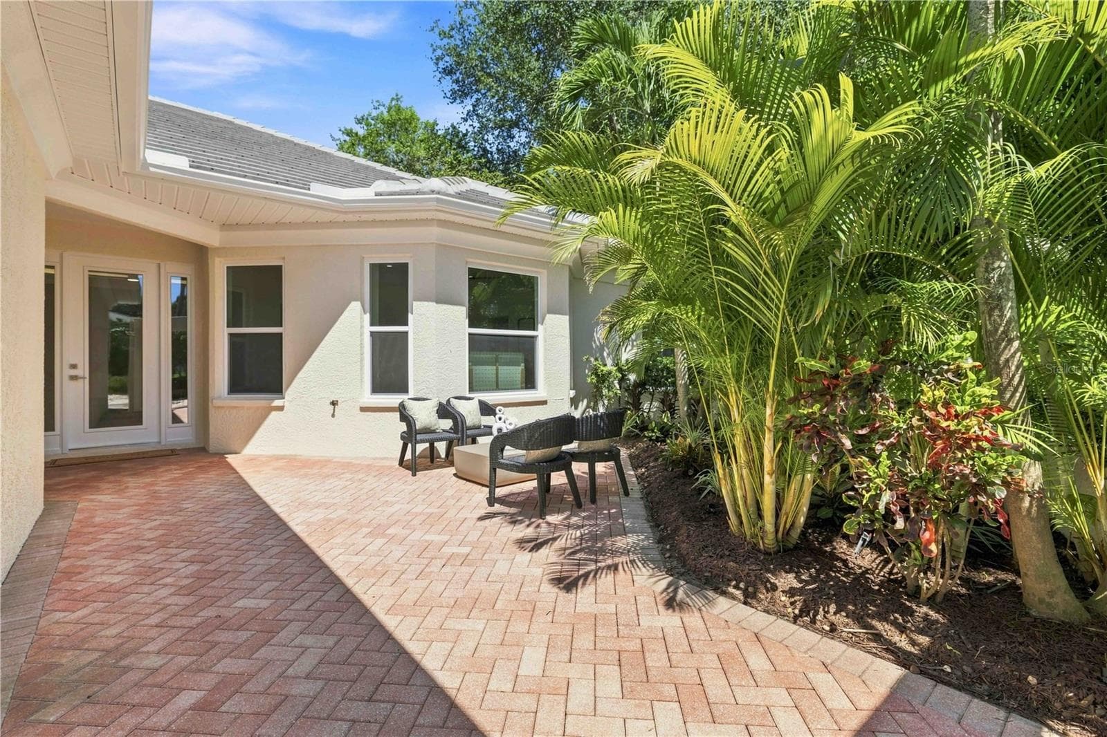 1354 Tearose Pl photo 5