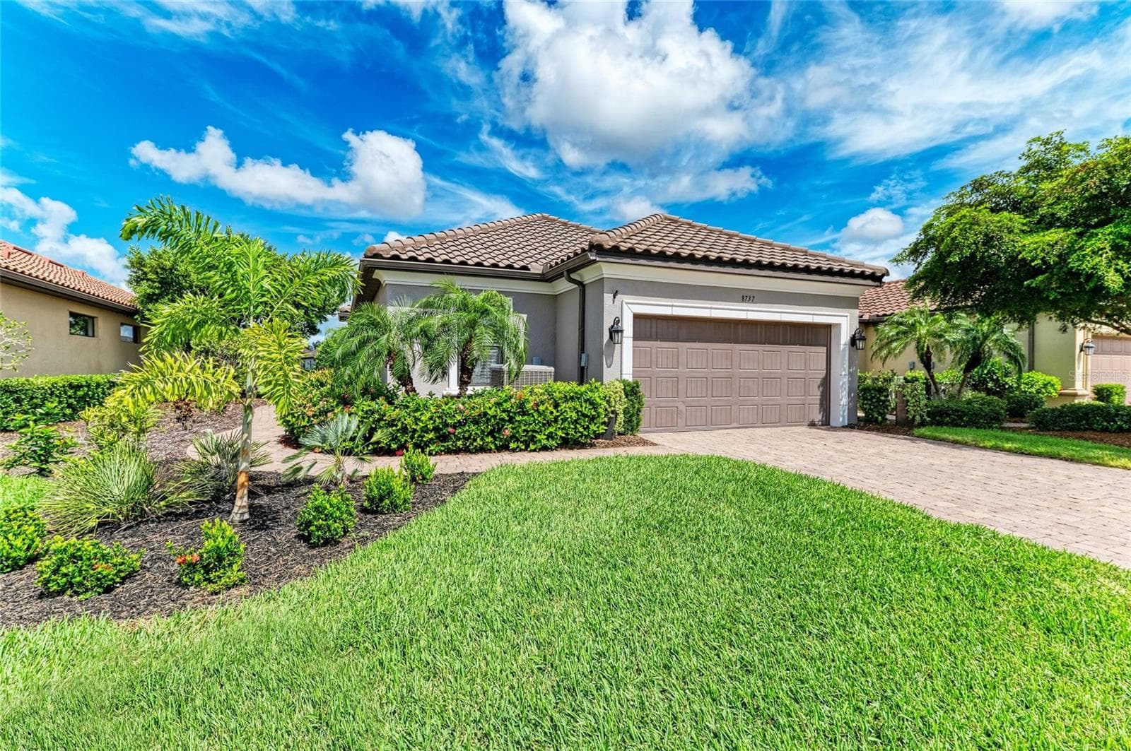8737 Bellussi Dr photo 2