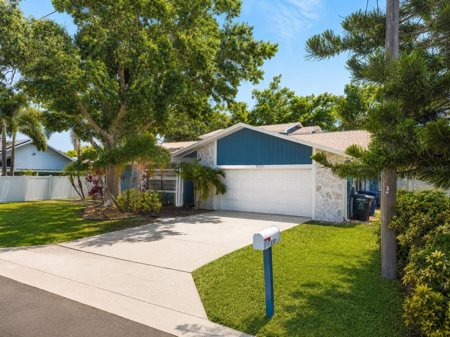 9737 135th St photo 4