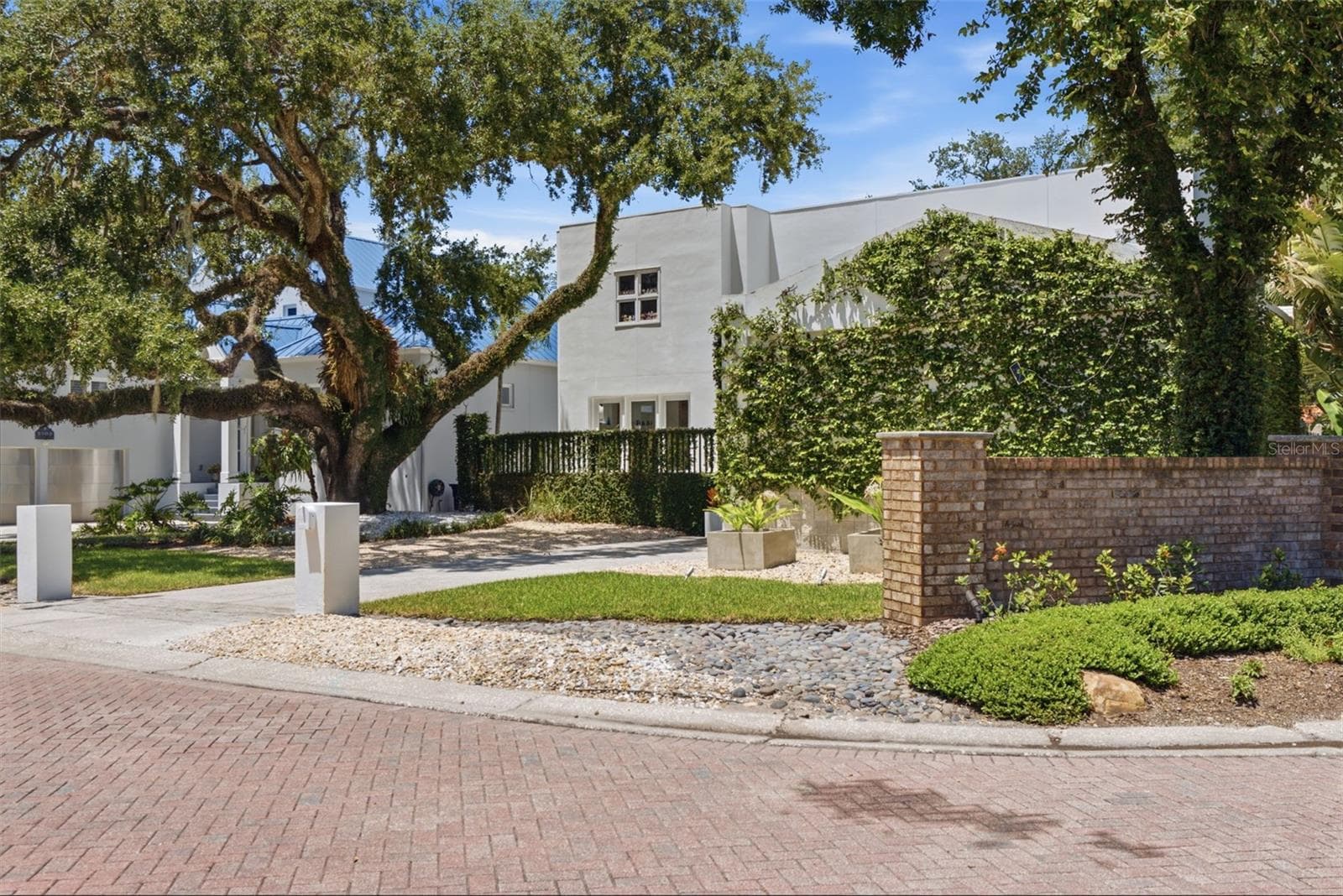 2701 Chambray Ln photo 3
