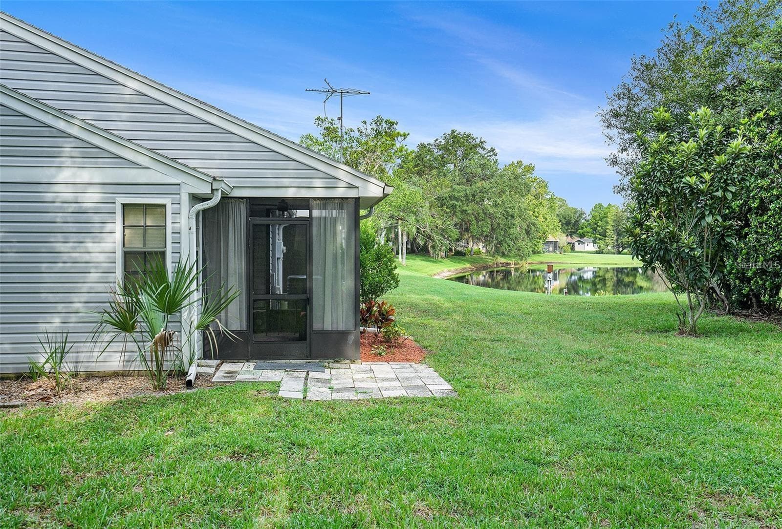12605 Knollbrook Ln photo 2