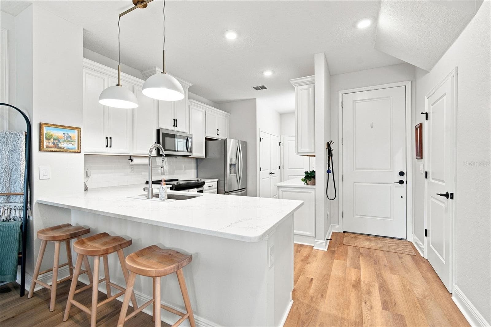 5292 Neil Dr photo 3