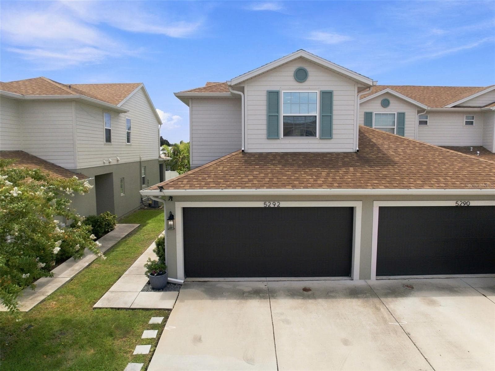 5292 Neil Dr