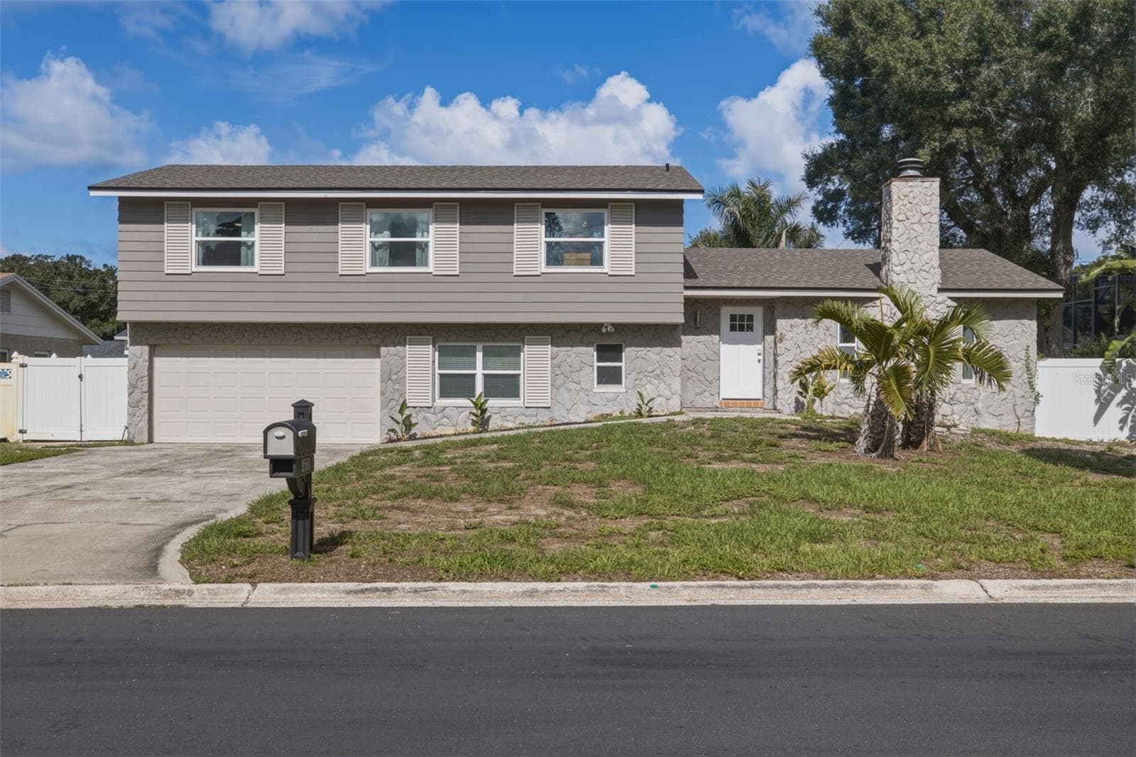 8580 139th Ln photo 2
