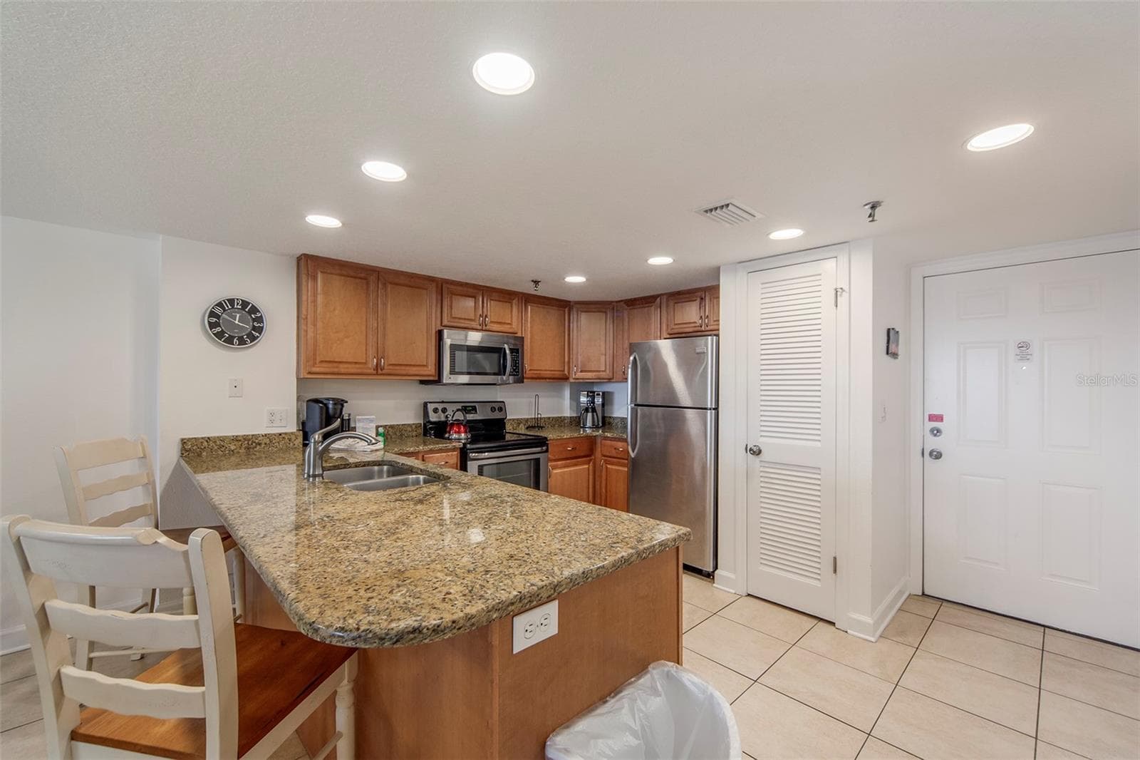 12901 Gulf Ln #503 photo 3