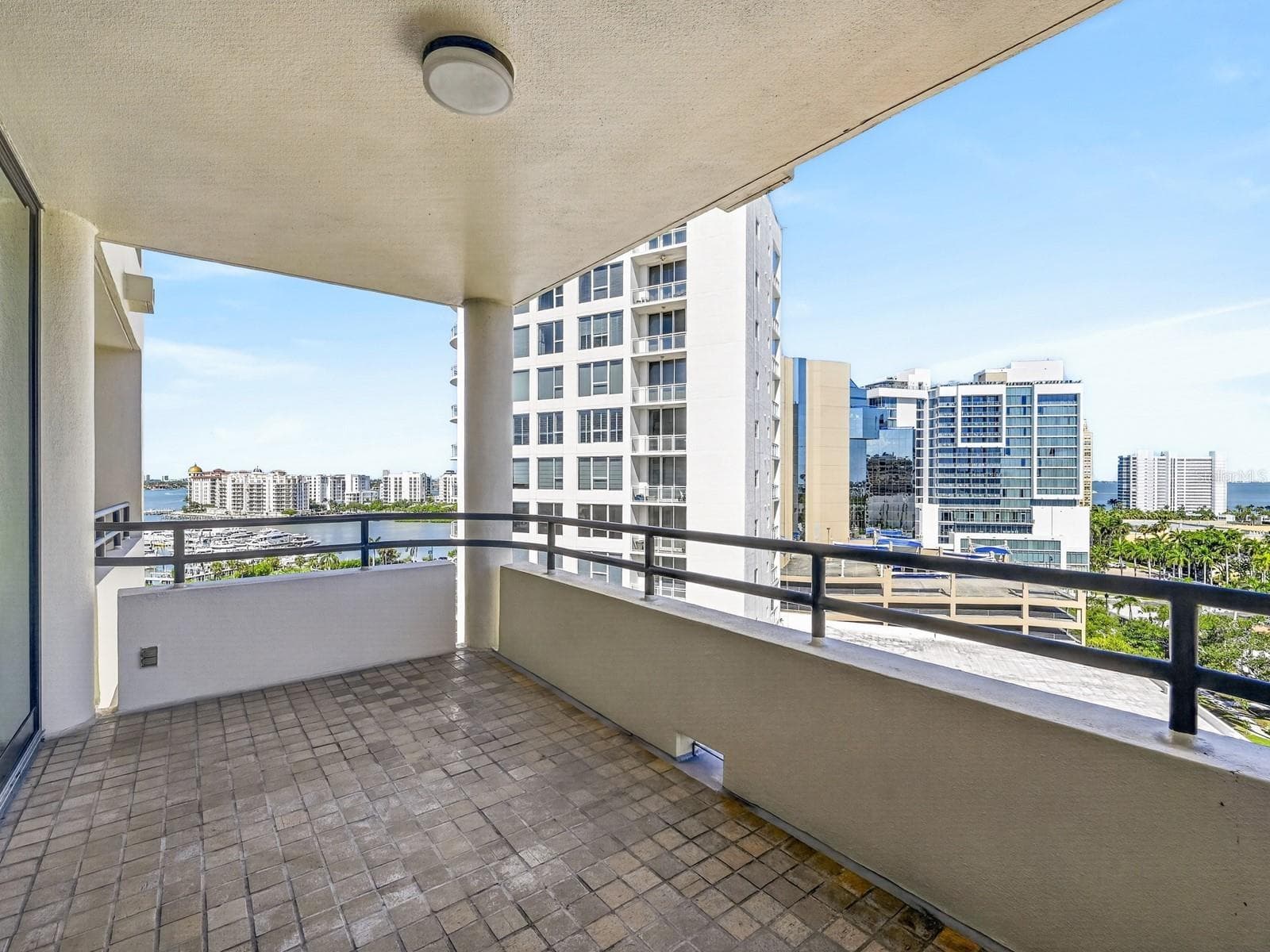 1255 N Gulfstream Ave #1101 photo 4
