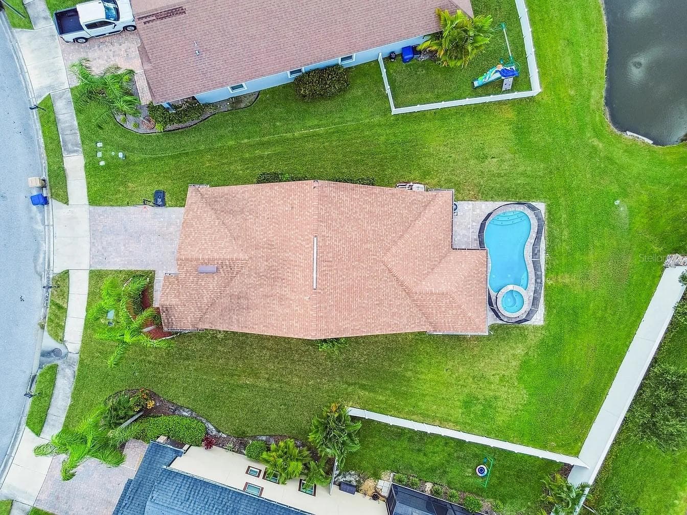 11714 Lake Blvd photo 2