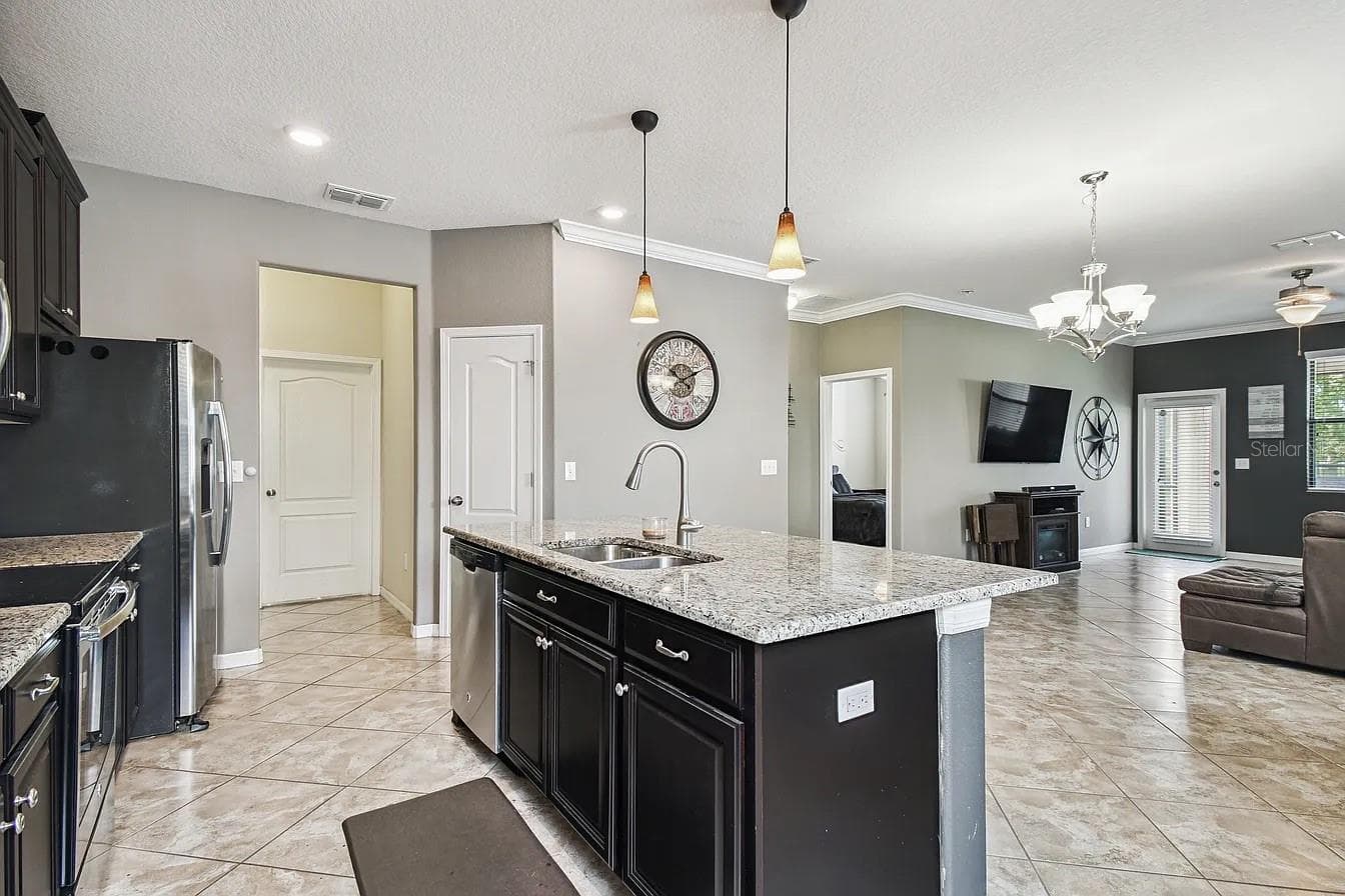 11714 Lake Blvd photo 5