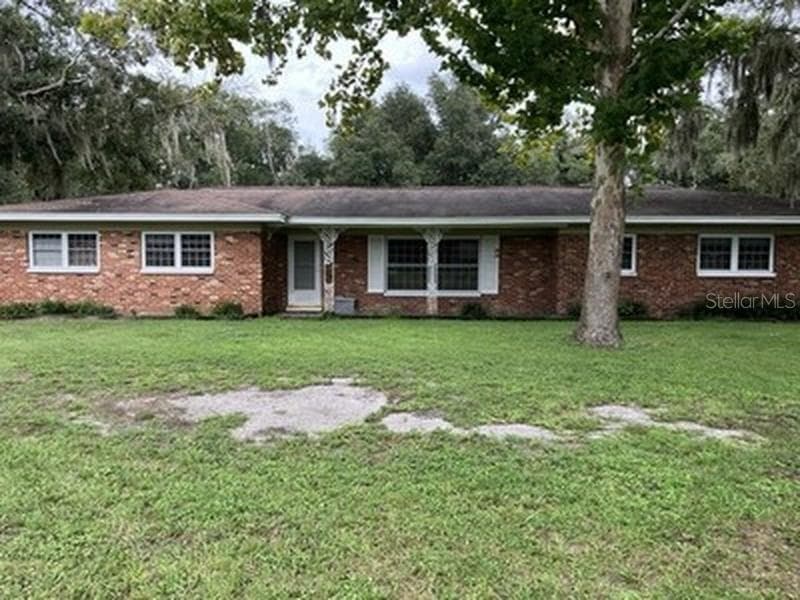 3425 Holland Dr photo 2