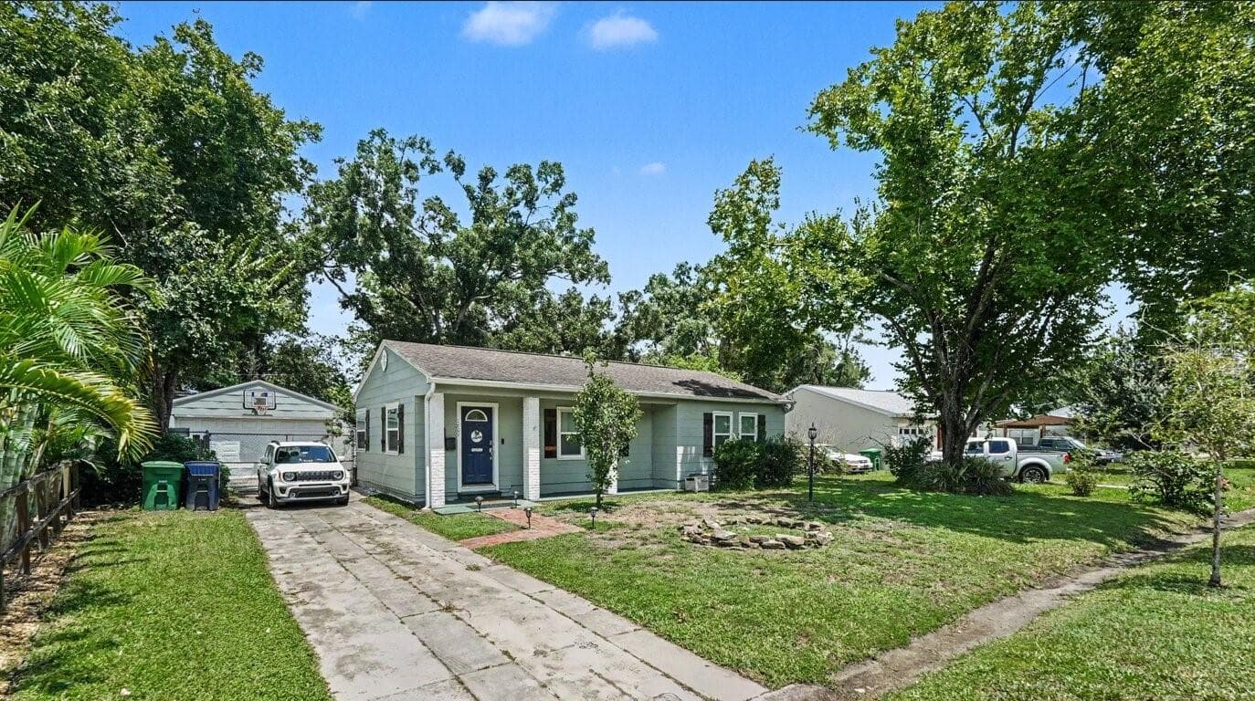 1509 W Barr Dr photo 2