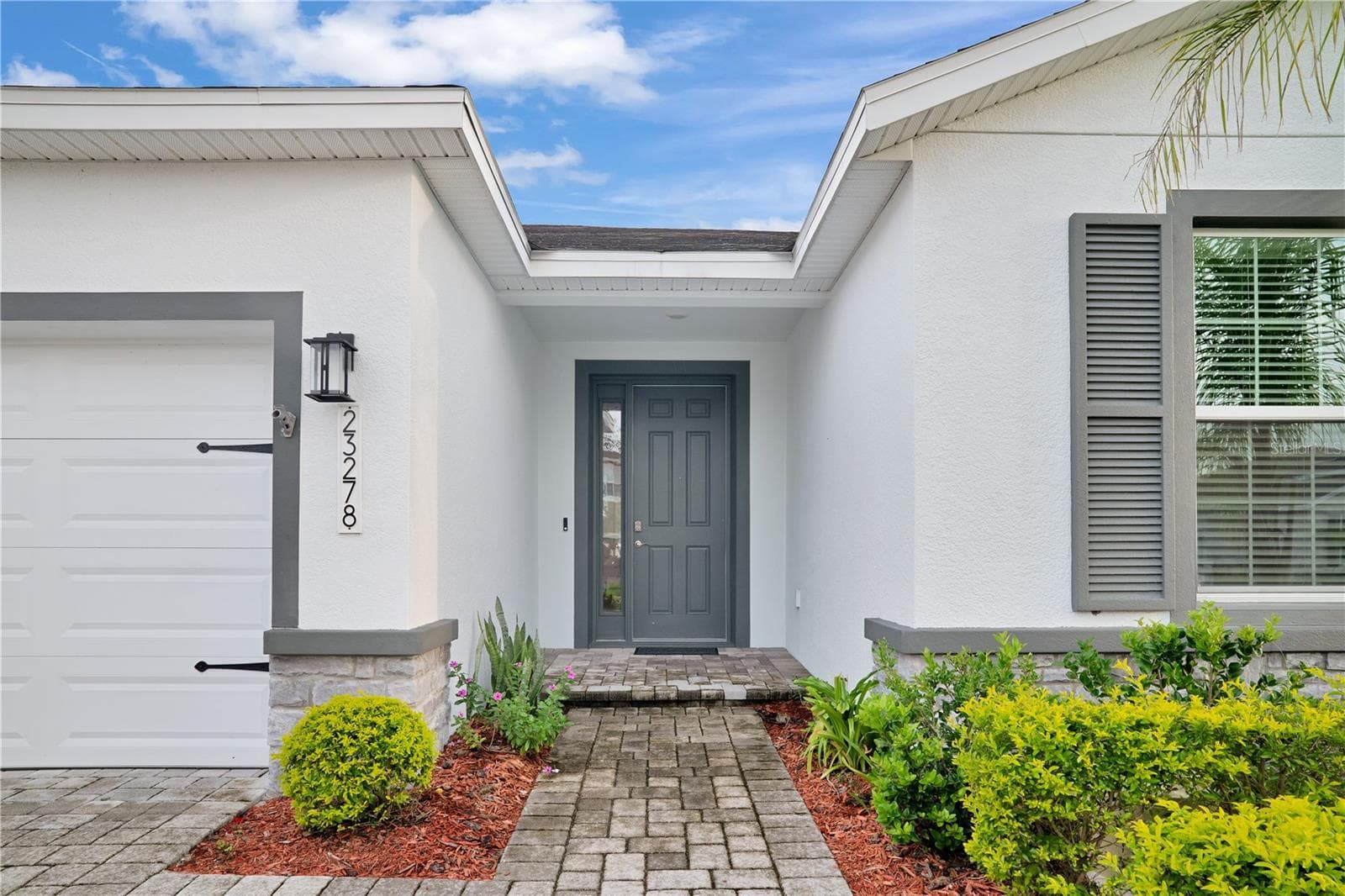 23278 Scaglione Dr photo 2