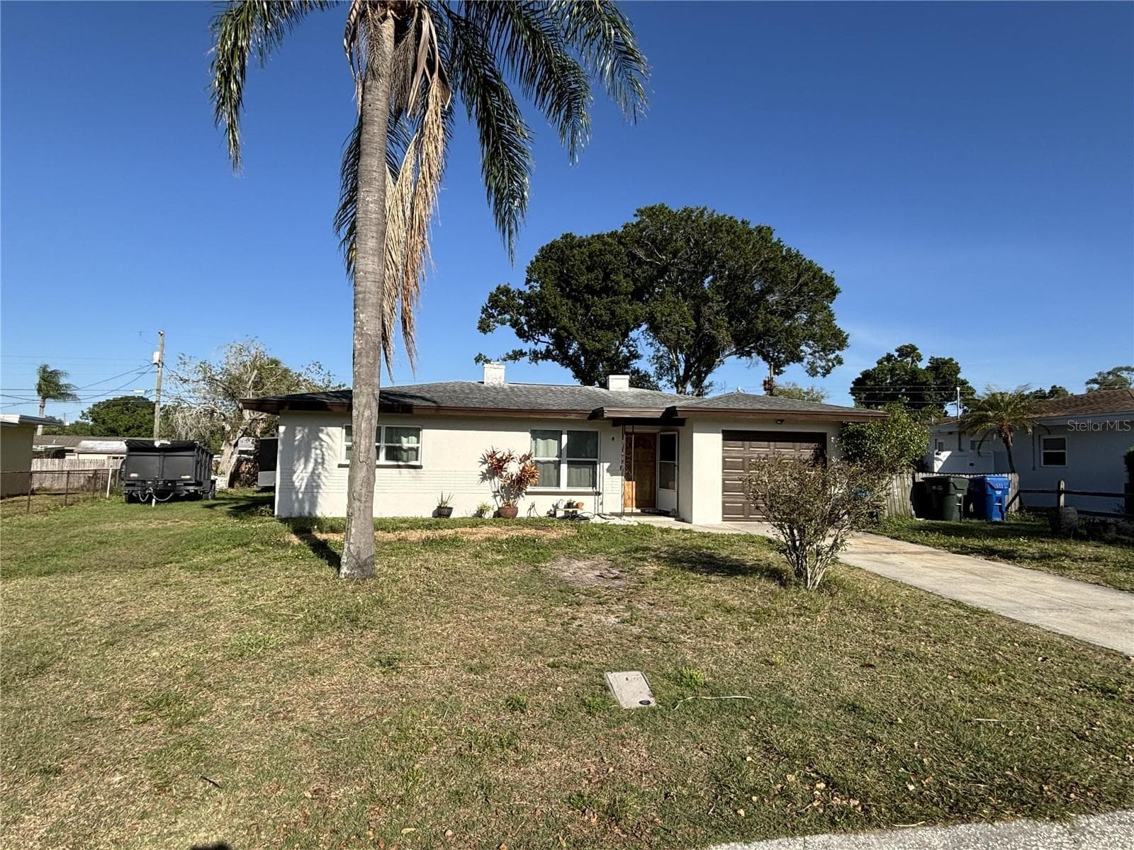 1347 Buckingham Dr photo 2