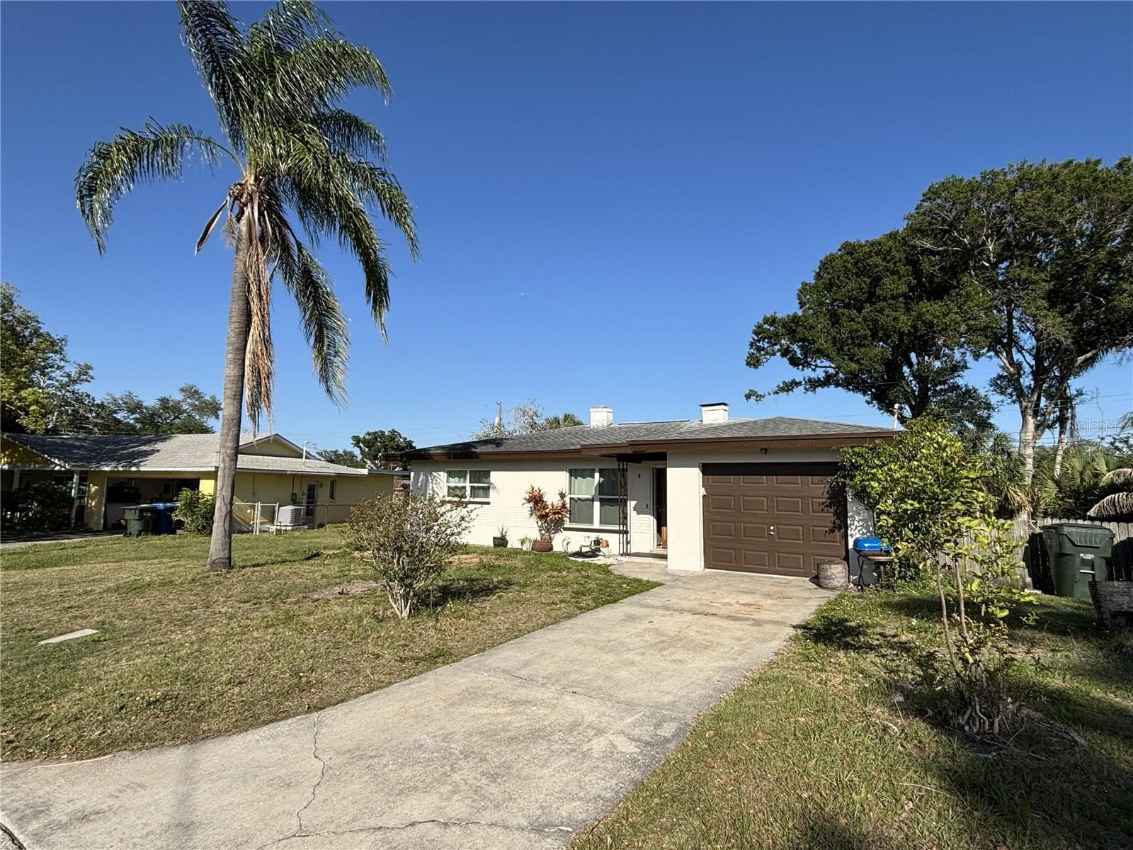 1347 Buckingham Dr photo 3