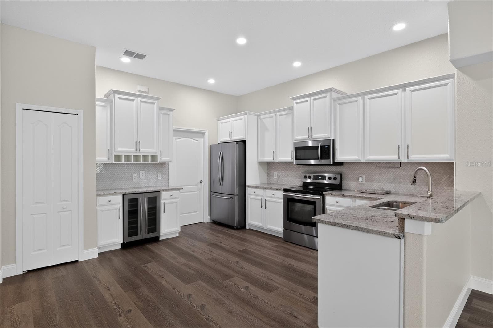 6371 Tierra Vista Cir photo 5