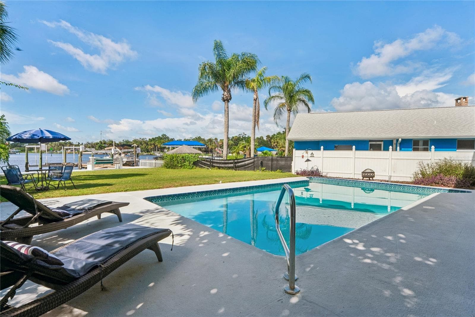 5531 Manatee Point Dr photo 4