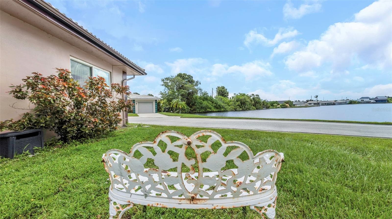 5355 Ferndale Pl N photo 3