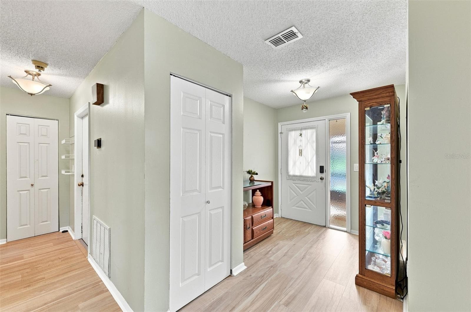 1618 Layton CT photo 4