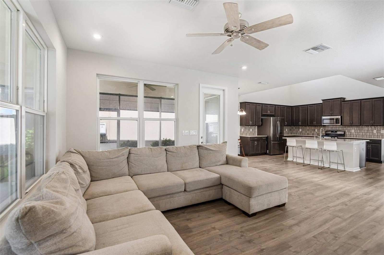 13690 Stevenson Ln photo 3
