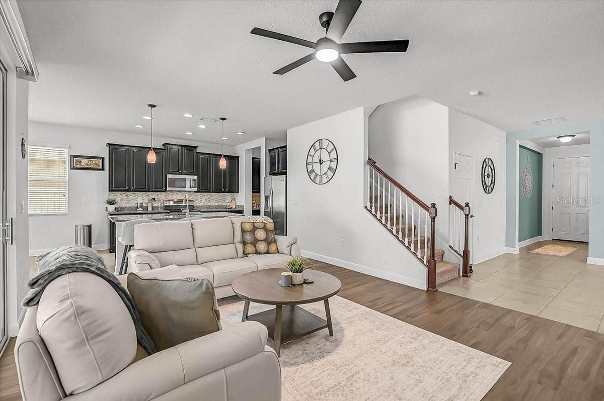 7536 Aguila Dr photo 3