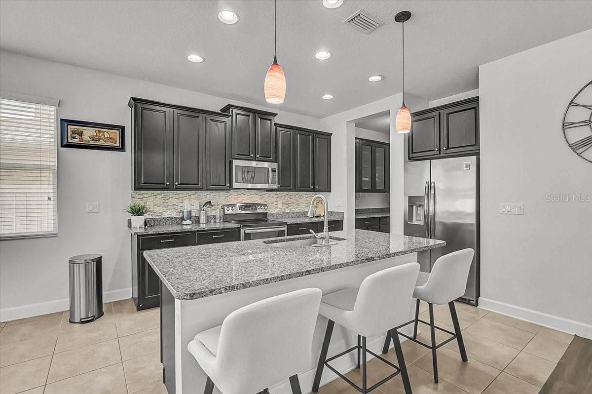 7536 Aguila Dr photo 2