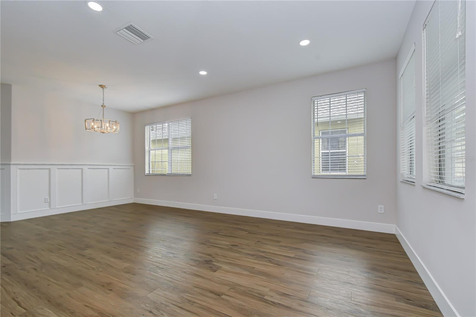1712 Atlantic Dr photo 4