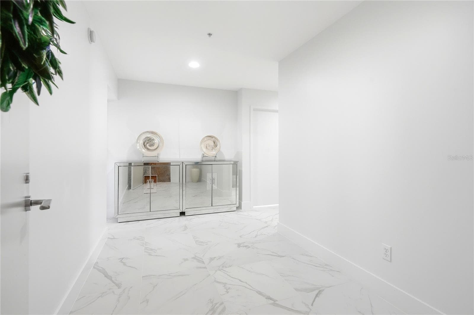 175 1st St S #1008 photo 3