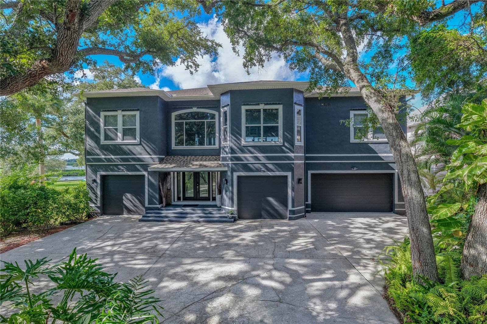 3484 Shore Dr photo 2
