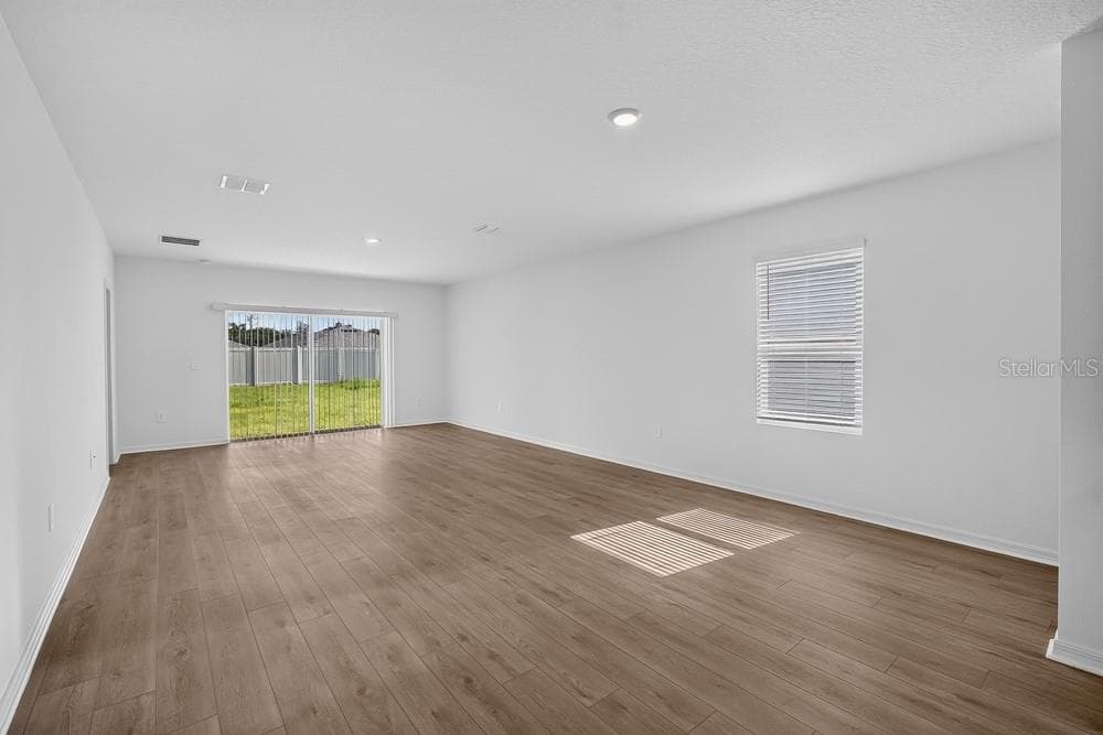 12219 Tempest Ln photo 3