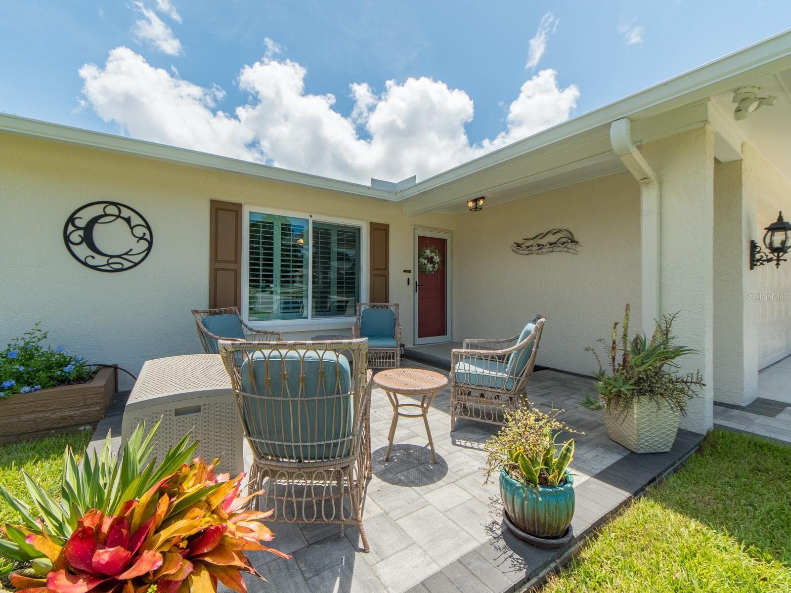 1207 Timberbrooke Dr photo 2