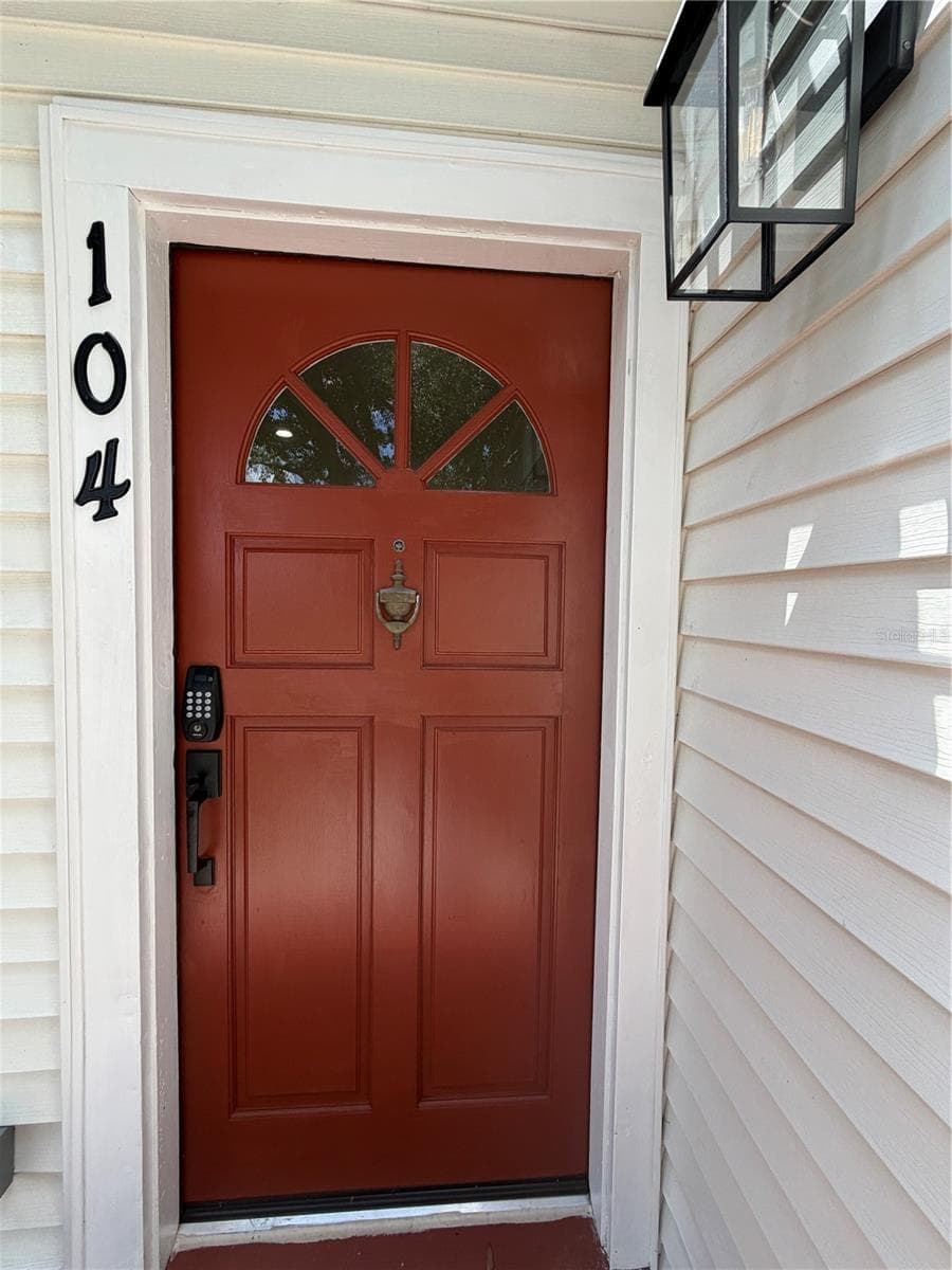 104 W Lambright St photo 4