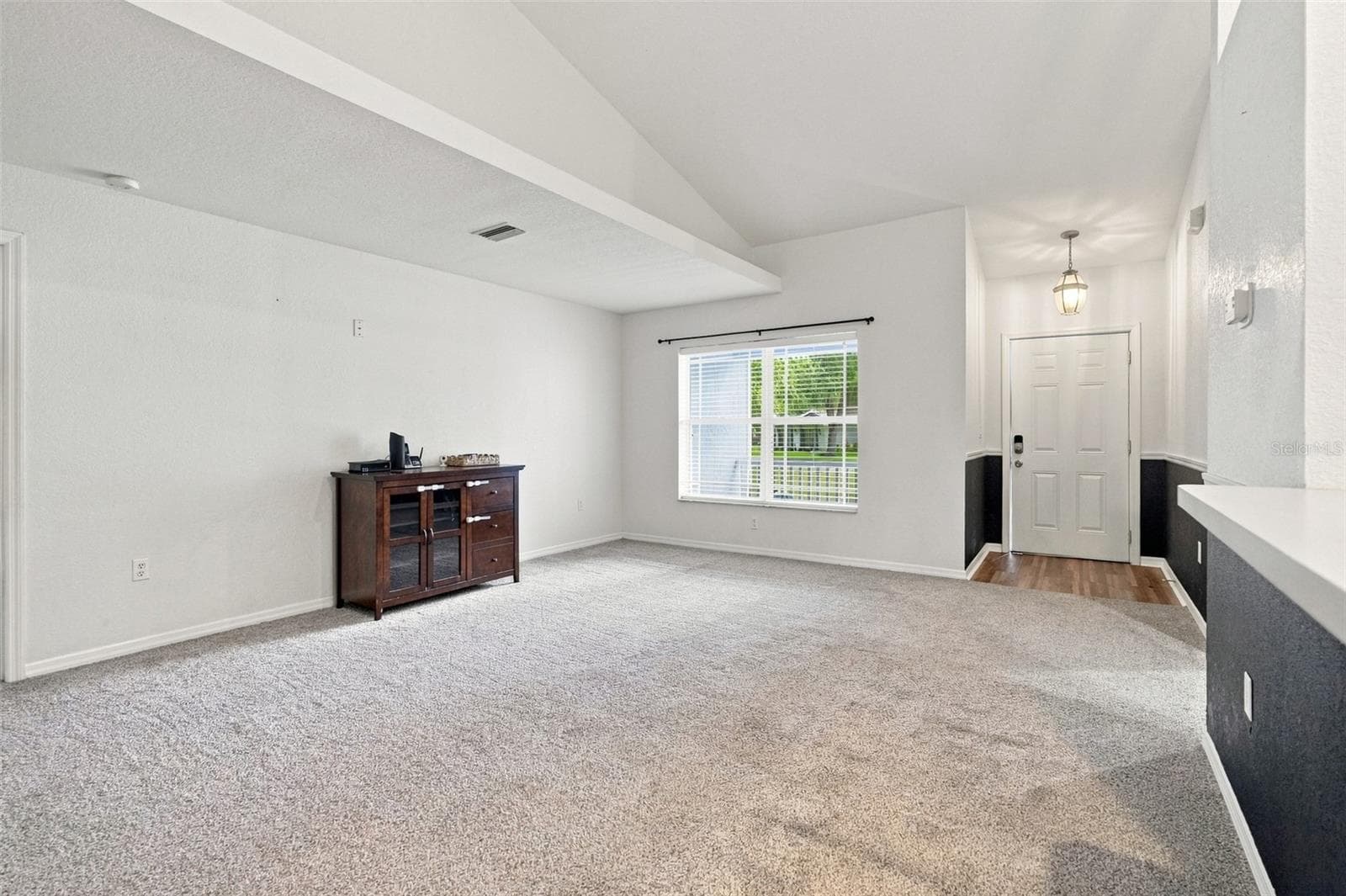 10041 Kimbrough Dr photo 3