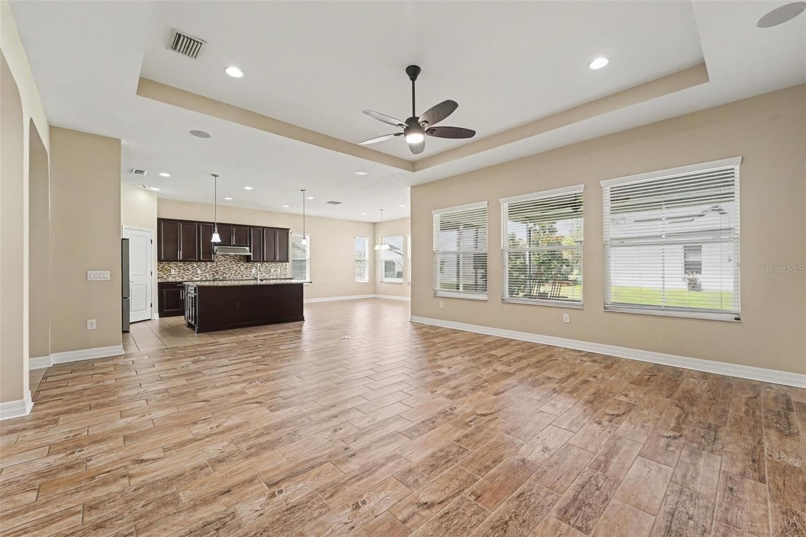 2397 Gwynhurst Blvd photo 4
