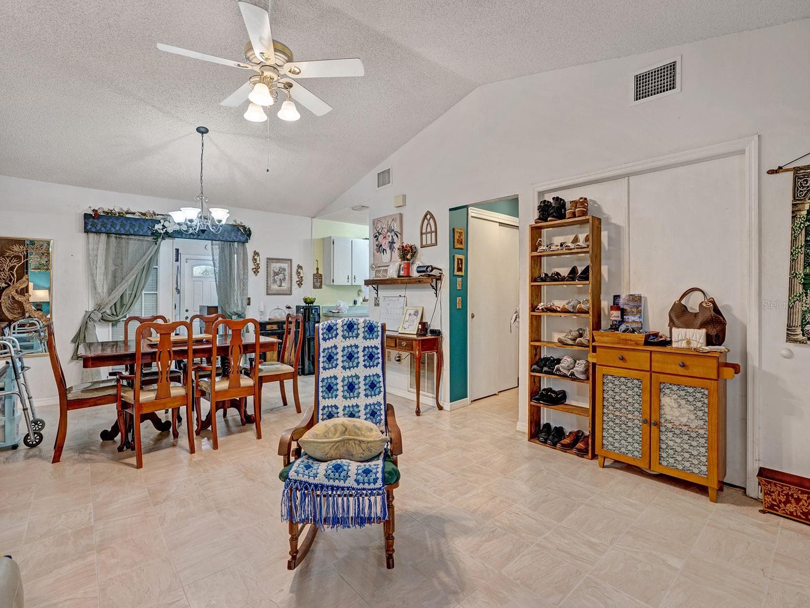 10227 Gifford Dr photo 3