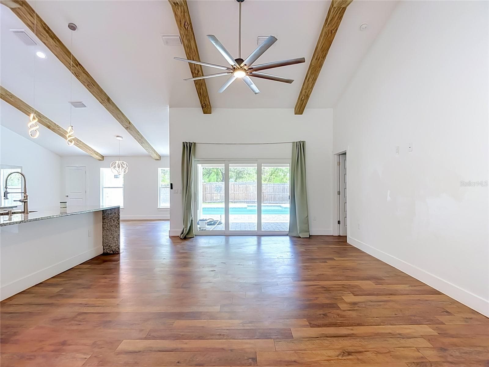 15032 Hummingbird Rd photo 5