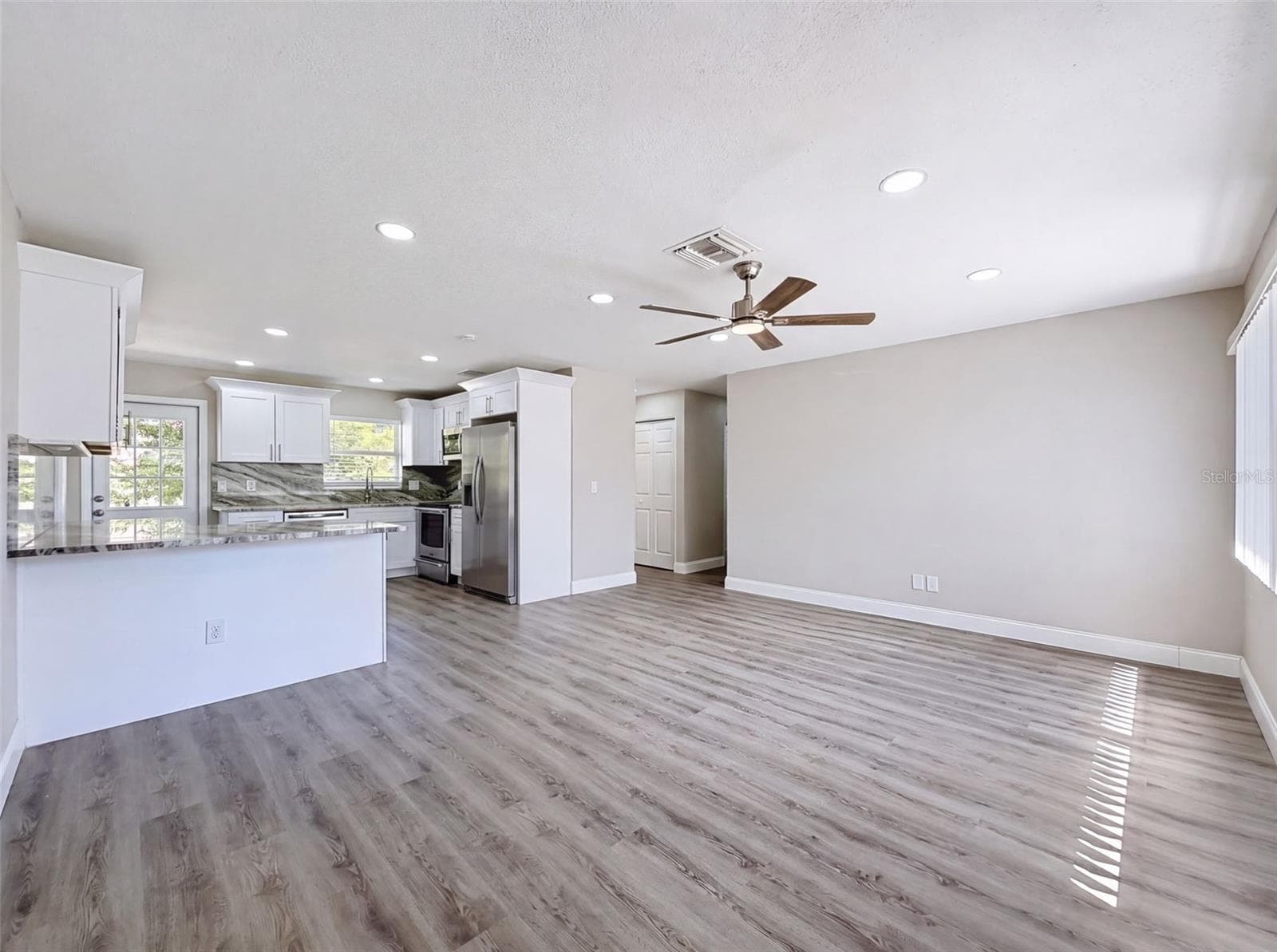 14998 Mockingbird Ln photo 3