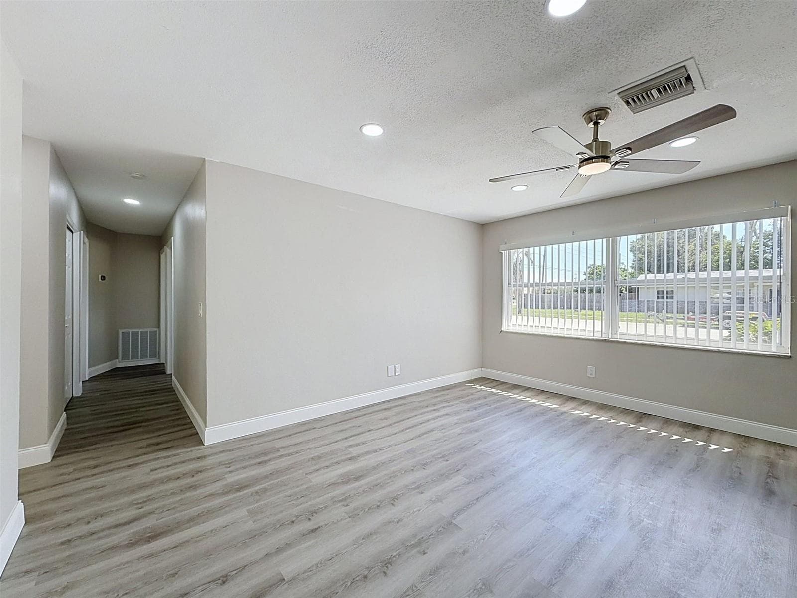 14998 Mockingbird Ln photo 4